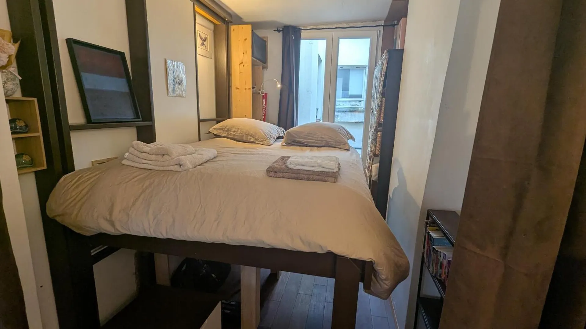 Charming Pied-A-Terre - Marais Apartment Paris 0*,  France
