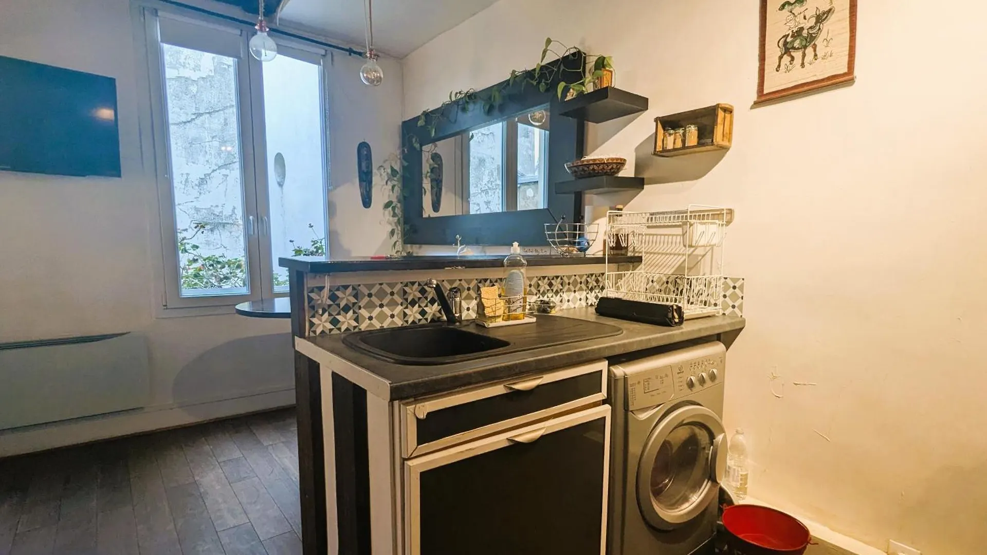 Charming Pied-A-Terre - Marais Apartment Paris