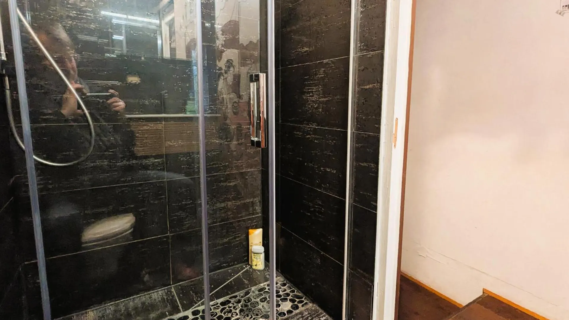 Charming Pied-A-Terre - Marais Apartment Paris France