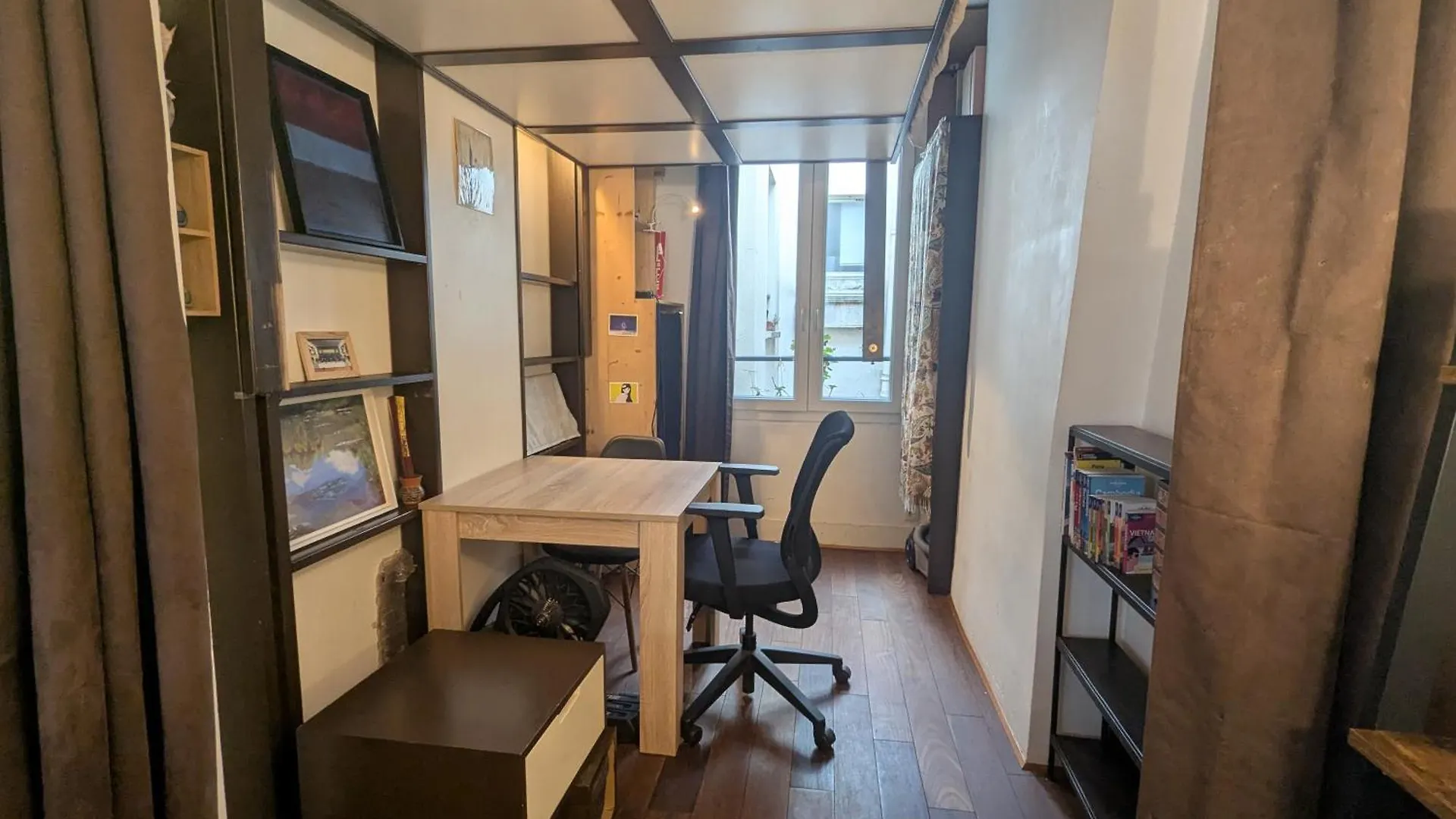 Charming Pied-A-Terre - Marais Apartment Paris